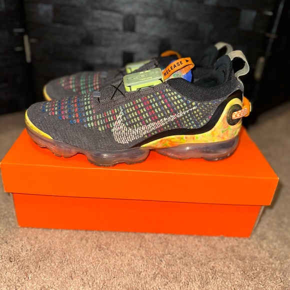 Nike FlyKnit Vapermax - Picture 9 of 9